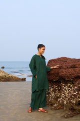 Green Linen Parallel