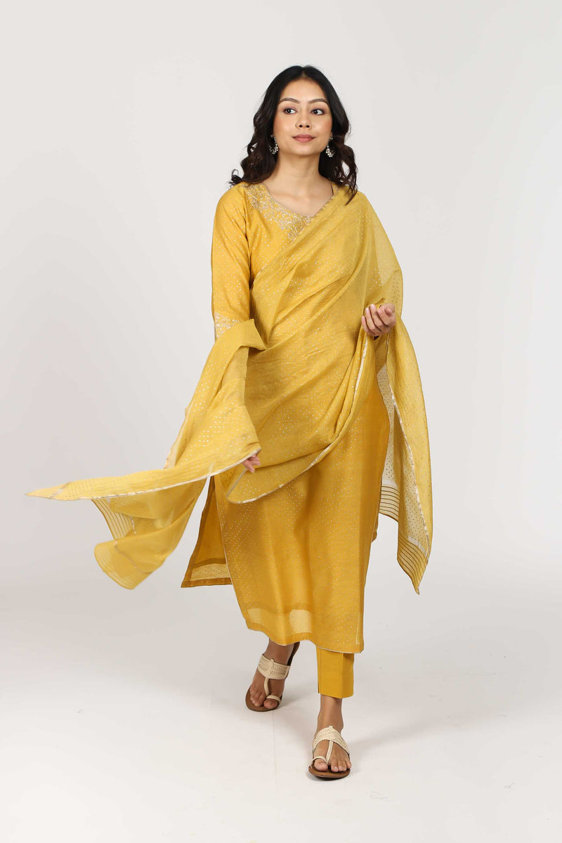 Chanderi Dupatta Detailed With Gota Trims And Gold Khari - Yellow